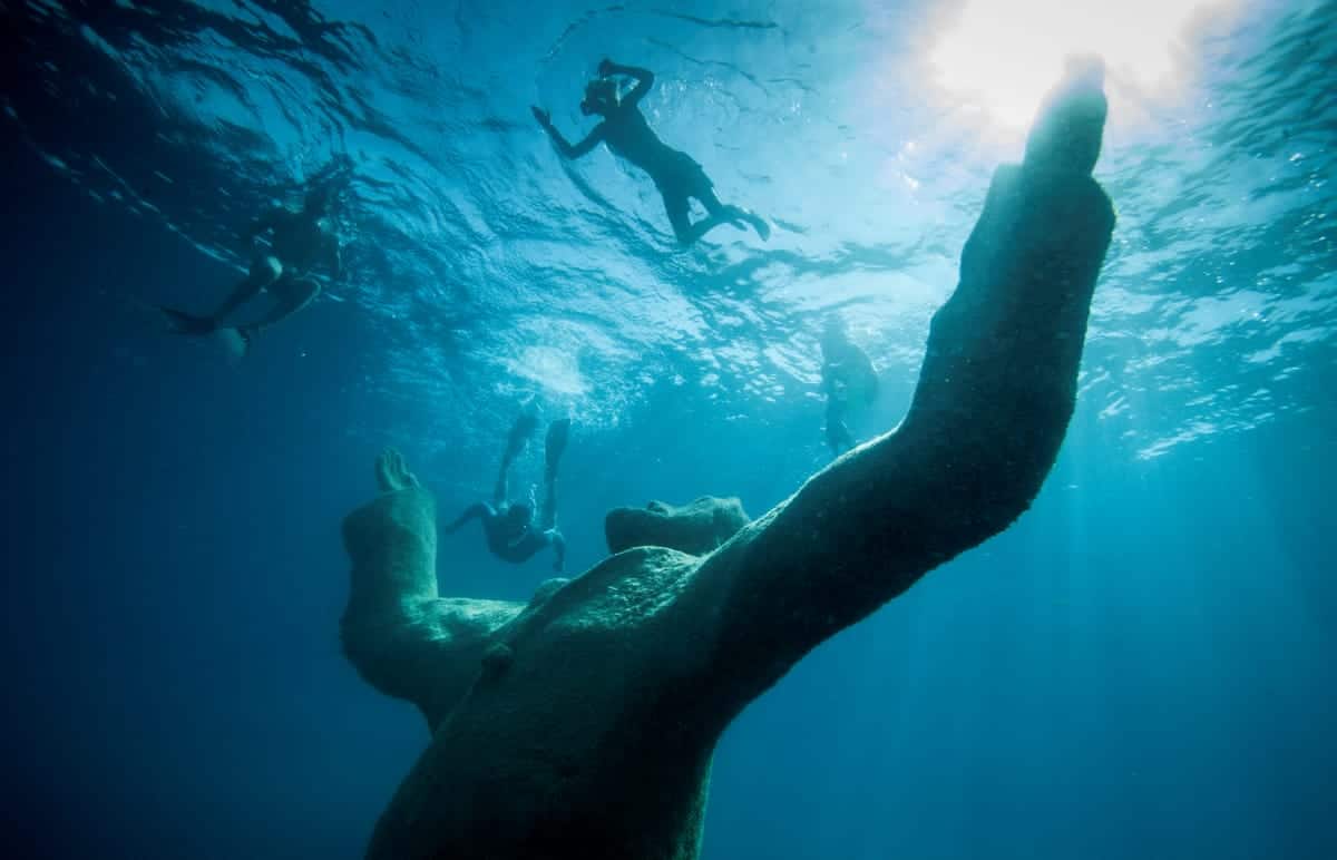 underwater +-museum-korasro-boat-12